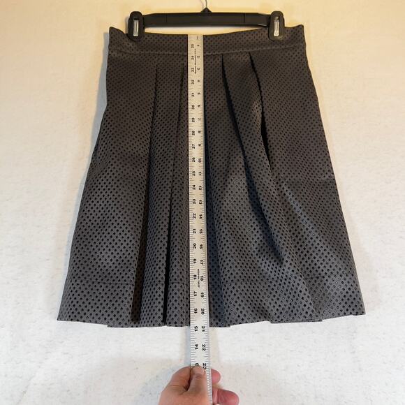 D Exterior Box Pleated Mini Skirt Woman EU 42 W30 Made Italy Side Zip Grey Black - Picture 10 of 13